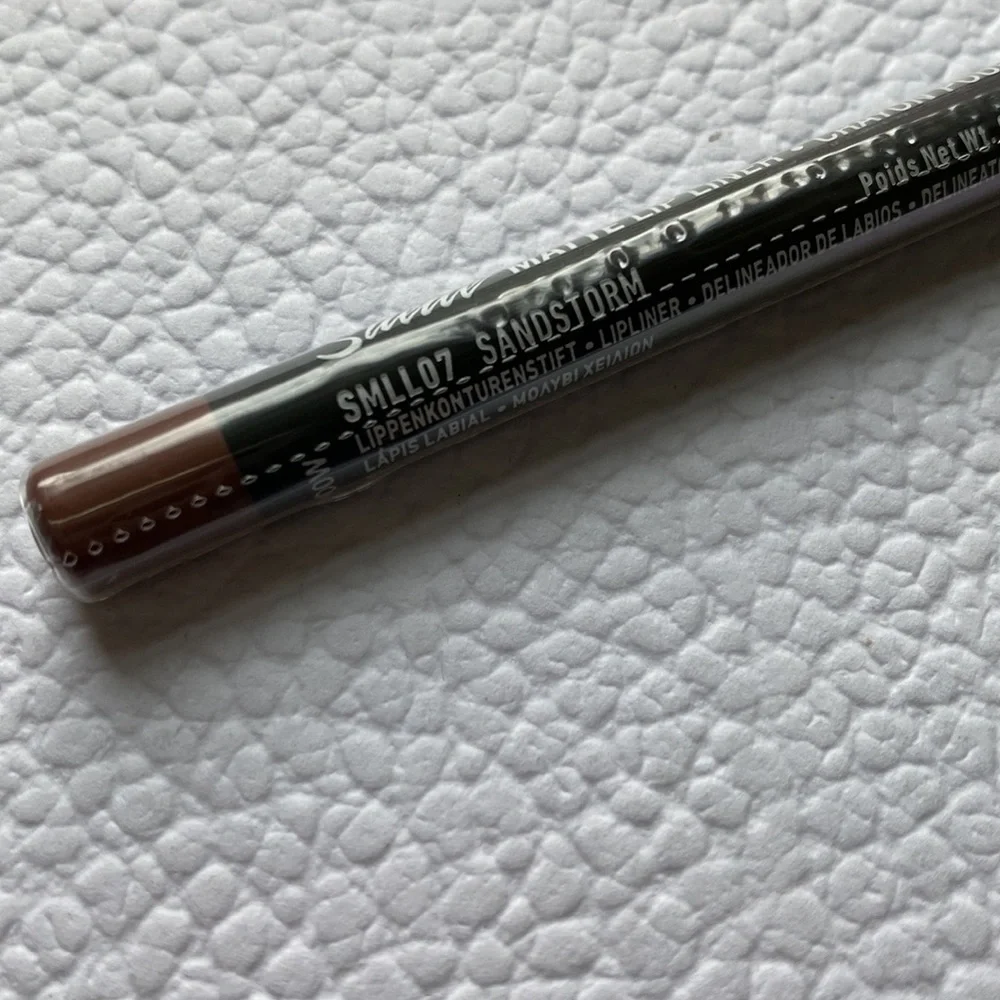 ❗️6/$25❗️NYX Sandstorm Suede Matte Lip Liner